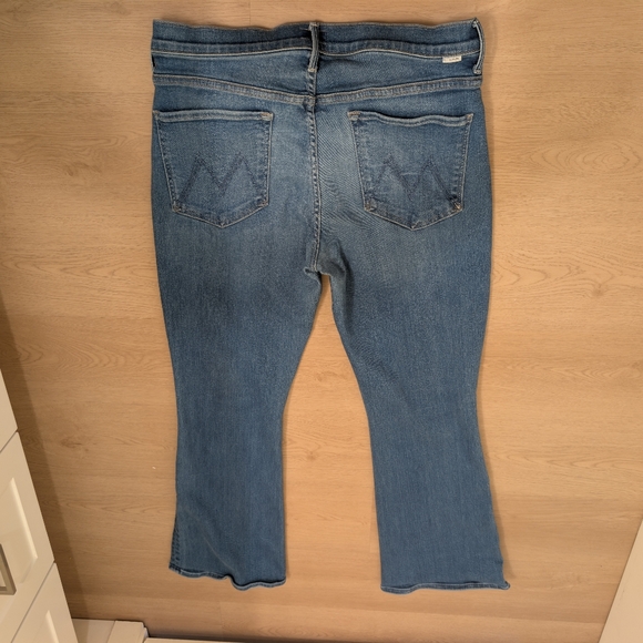 34 Mother Weekender Layover Mid Rise Flare 1585 1008 Ret $248 - Picture 9 of 16